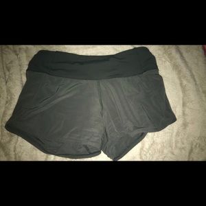 Lululemon Speed up short 4inches size 4